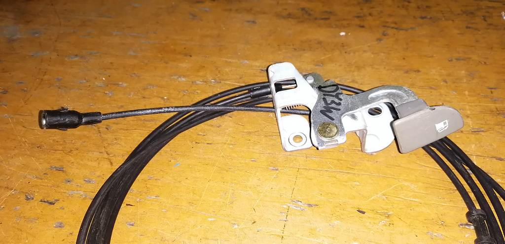 DEMIO DY3W ТРОС ЛЮЧКА БЕНЗОБАКА Mazda Demio 1