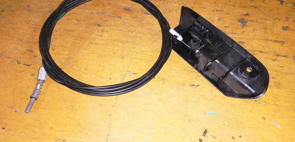 VITZ KSP90 ТРОС ЛЮЧКА БЕНЗОБАКА Toyota Vitz 1