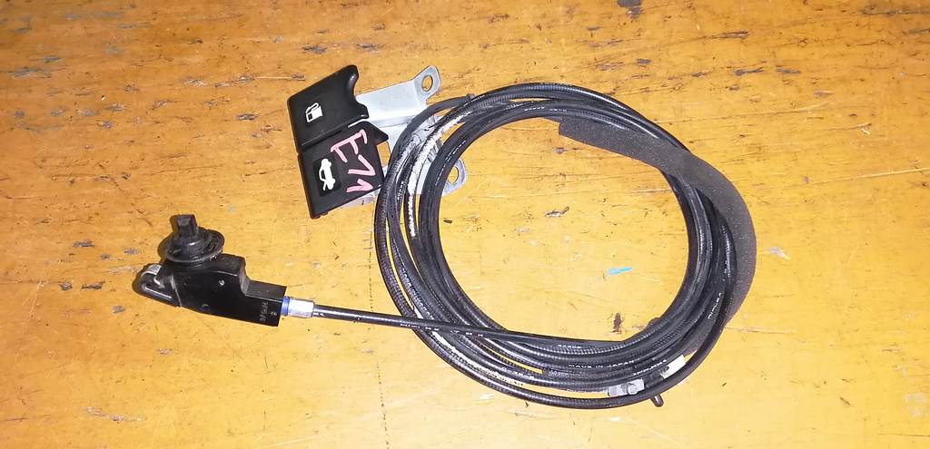 тросик лючка бака Nissan Note 0