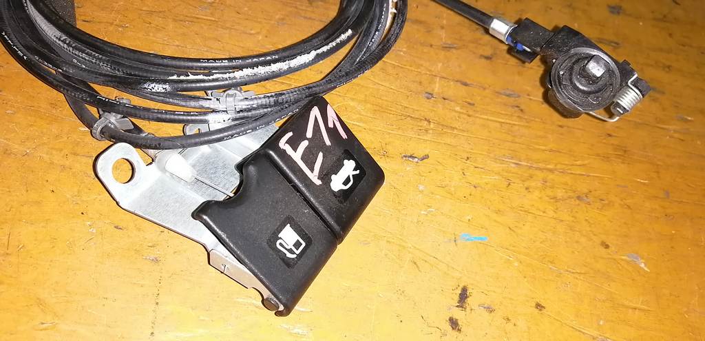 NOTE E11 ТРОС ЛЮЧКА БЕНЗОБАКА Nissan Note 1