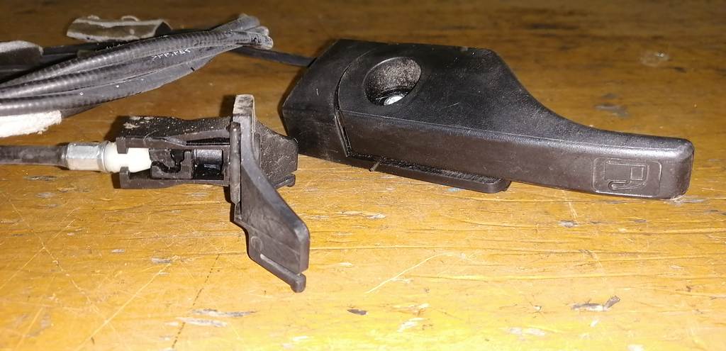 COLT Z21A ТРОС ЛЮЧКА БЕНЗОБАКА Mitsubishi Colt 1