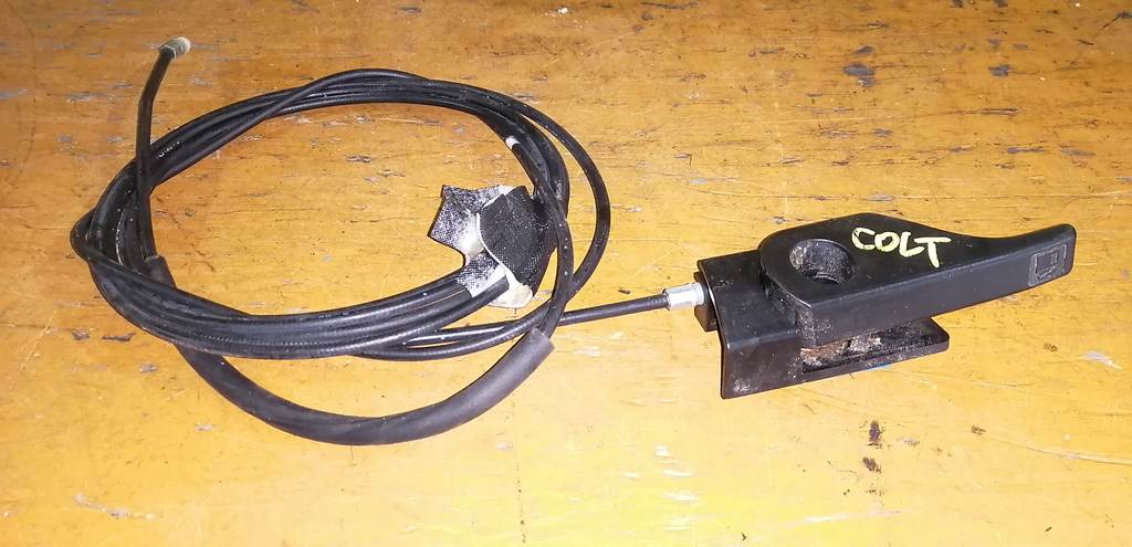 тросик лючка бака Mitsubishi Colt 0