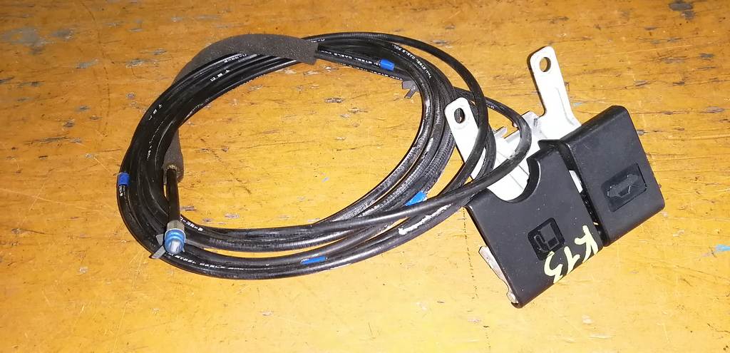 тросик лючка бака Nissan March 0