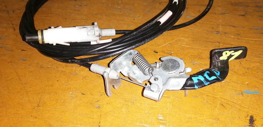 SIENTA NCP81G ТРОС ЛЮЧКА БЕНЗОБАКА Toyota Sienta 1