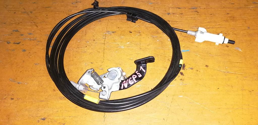 тросик лючка бака Toyota Probox 0