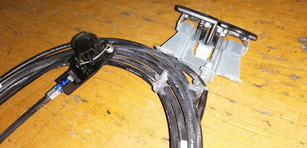 NOTE E11 ТРОС ЛЮЧКА БЕНЗОБАКА Nissan Note 1