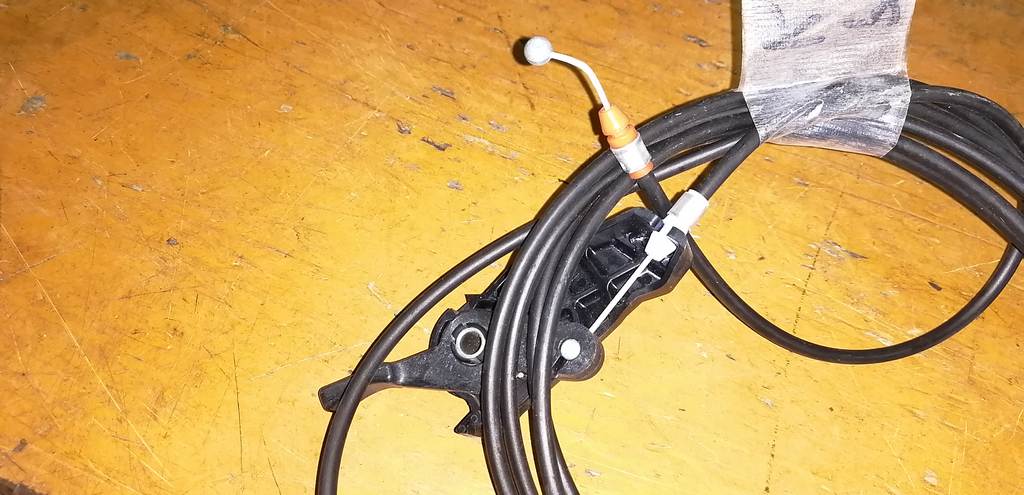 PASSO KGC10 ТРОС ЛЮЧКА БЕНЗОБАКА Toyota Passo 1