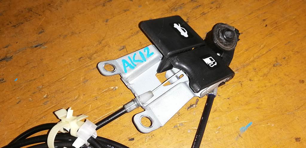 MARCH AK12 ТРОС ЛЮЧКА БЕНЗОБАКА Nissan March 1