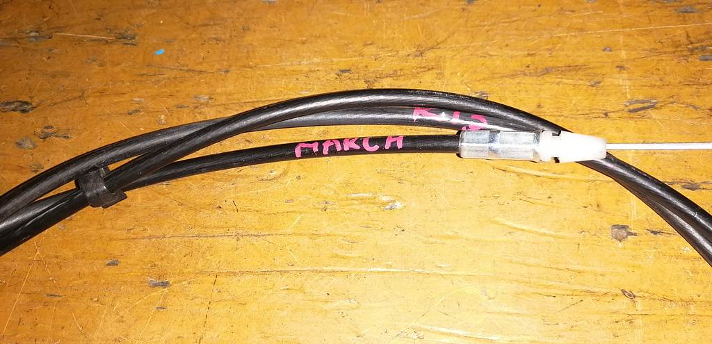 MARCH K13 ТРОС КАПОТА Nissan March 1