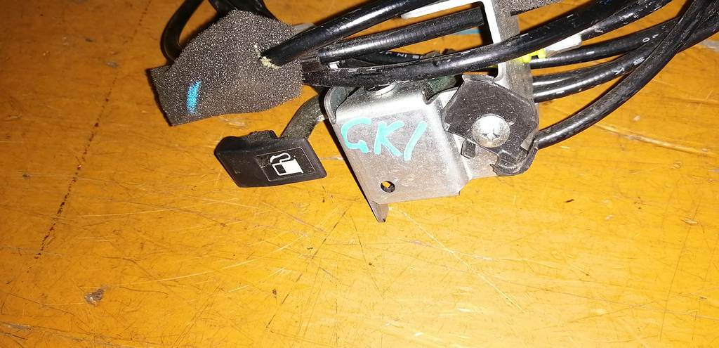 MOBILIO SPIKE GK1 ТРОС ЛЮЧКА БЕНЗОБАКА Honda Mobilio Spike 1