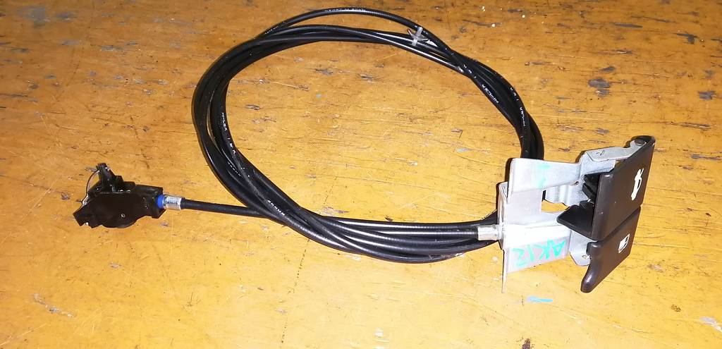 тросик лючка бака Nissan March 0