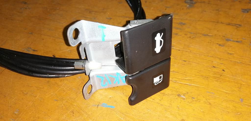 MARCH AK12 ТРОС ЛЮЧКА БЕНЗОБАКА Nissan March 1