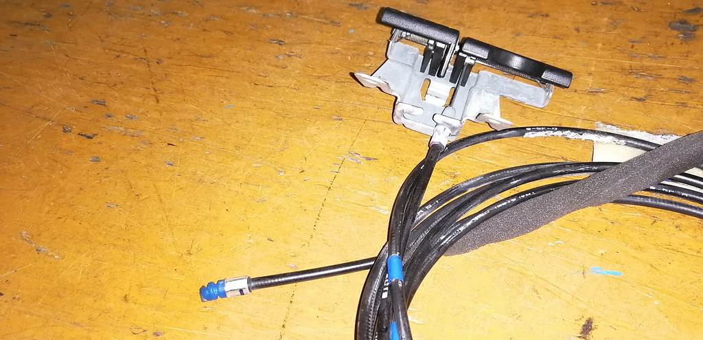 MARCH K13 ТРОС ЛЮЧКА БЕНЗОБАКА Nissan March 1