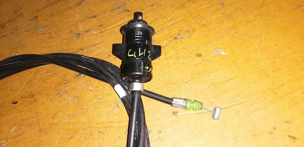 IMPREZA GH2 ТРОС ЛЮЧКА БЕНЗОБАКА Subaru Impreza 1