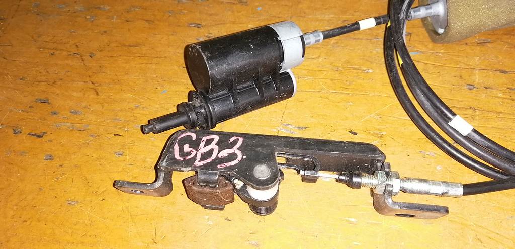 FREED GB3 ТРОС ЛЮЧКА БЕНЗОБАКА Honda Freed 1