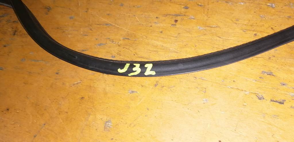 TEANA J32 УПЛОТНИТЕЛЬ КРЫШКИ БАГАЖНИКА Nissan Teana 1