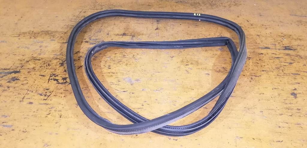 уплотнение багажника Nissan March 0