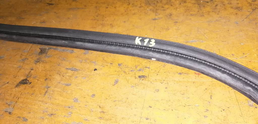 MARCH K13 УПЛОТНИТЕЛЬ 5-Й ДВЕРИ Nissan March 1