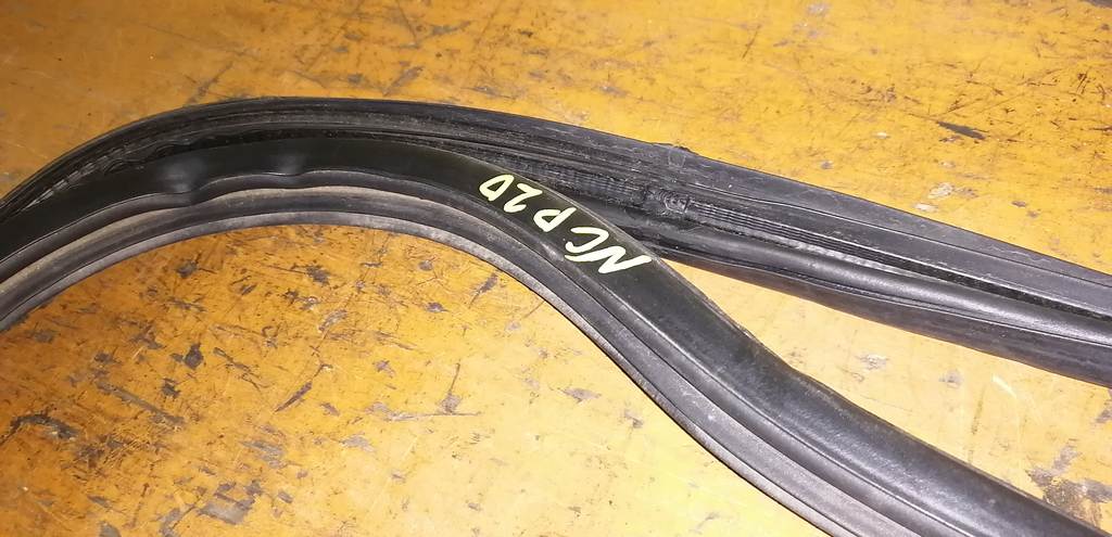 FUNCARGO NCP20 УПЛОТНИТЕЛЬ 5-Й ДВЕРИ Toyota Funcargo 1