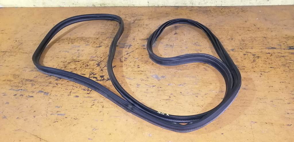 уплотнение багажника Subaru Impreza 0