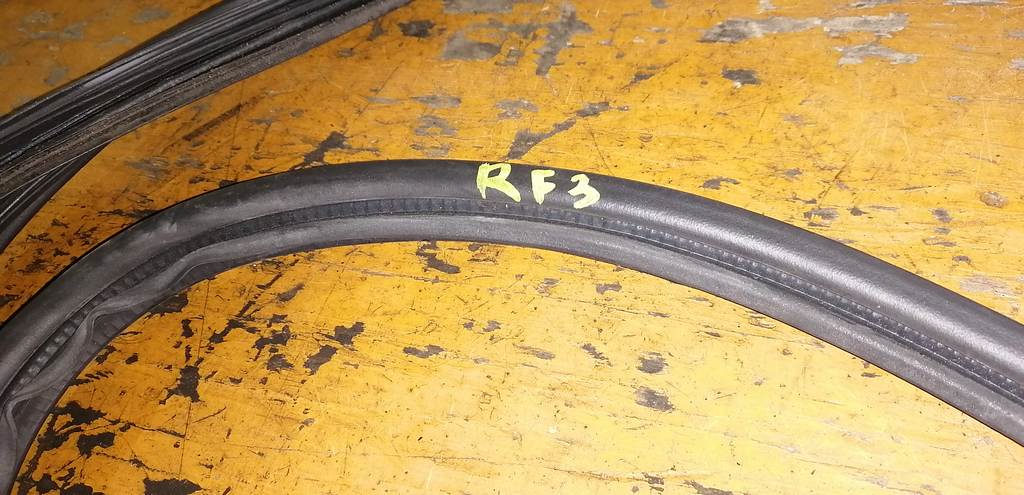 STEPWGN RF3 УПЛОТНИТЕЛЬ 5-Й ДВЕРИ Honda Stepwgn 1