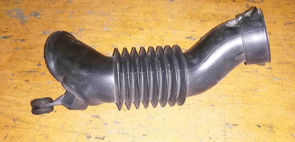 PASSO KGC10 ГОФРА ВОЗДУШНОГО ФИЛЬТРА 17881-B1020 Toyota Passo 1