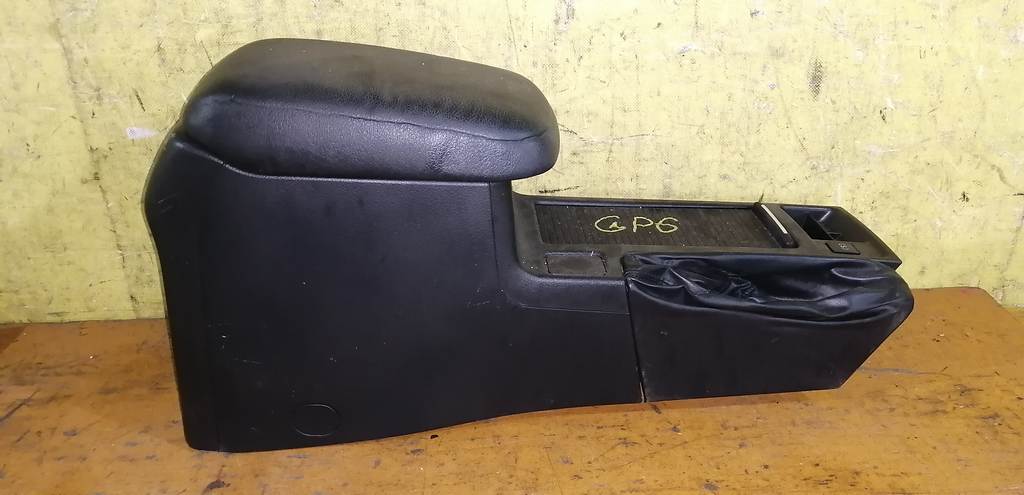 консоль между сидений Subaru Impreza 0