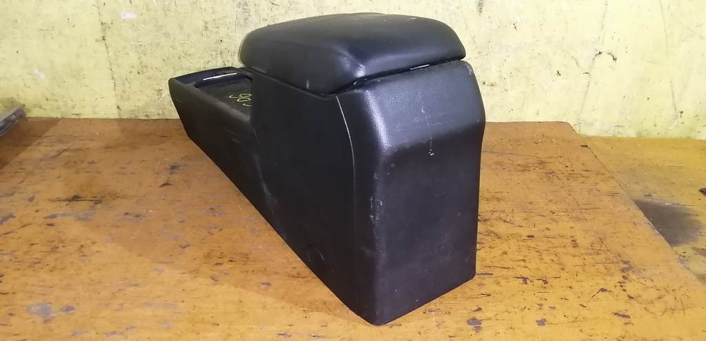 консоль между сидений Subaru Impreza 3