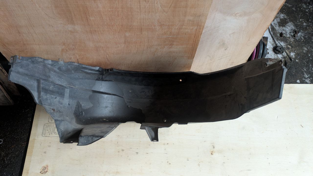 подкрылок Honda Elysion 3