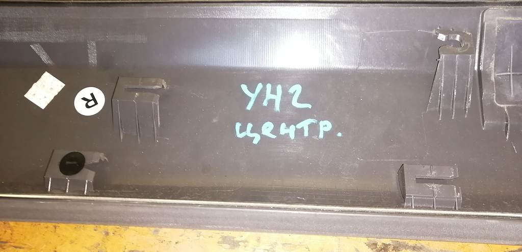 ELEMENT YH2 НАКЛАДКА НА КРЫШУ ЦЕНТР.ПРАВАЯ Honda Element 1