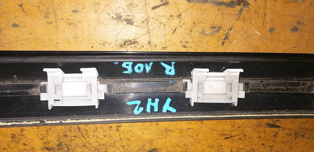 ELEMENT YH2 НАКЛАДКА НА ЛОБОВОЕ СТЕКЛО ПРАВАЯ Honda Element 1