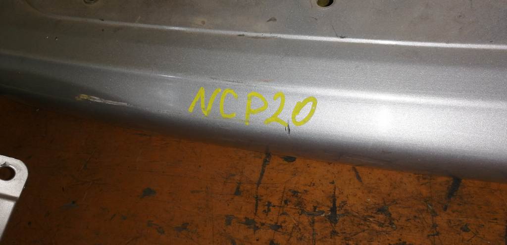 FUNCARGO NCP20 БАМПЕР ЗАДНИЙ Toyota Funcargo 1