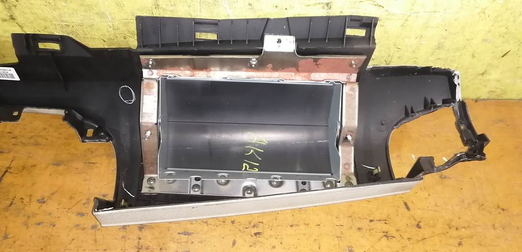 Салон Nissan March 5