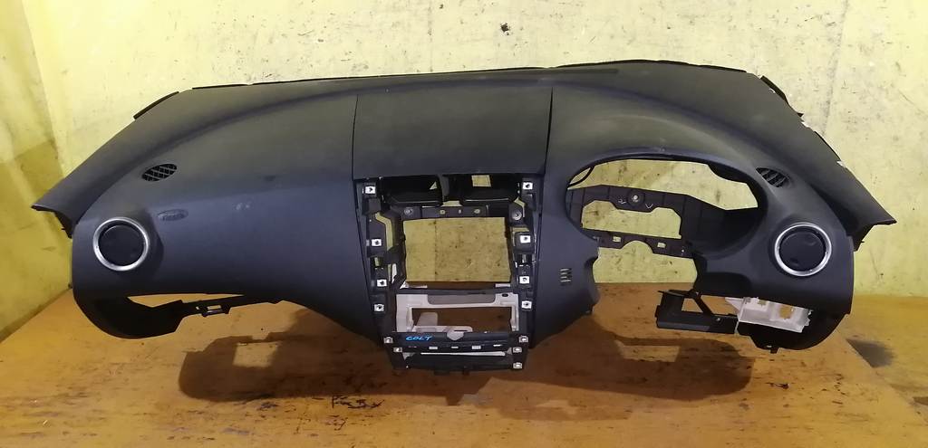 торпедо Mitsubishi Colt 0