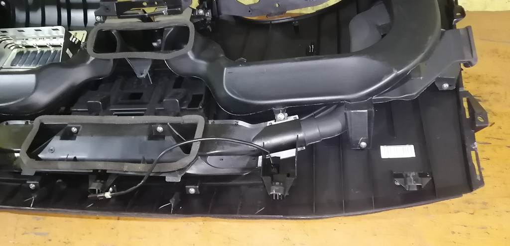 торпедо Mitsubishi Colt 9