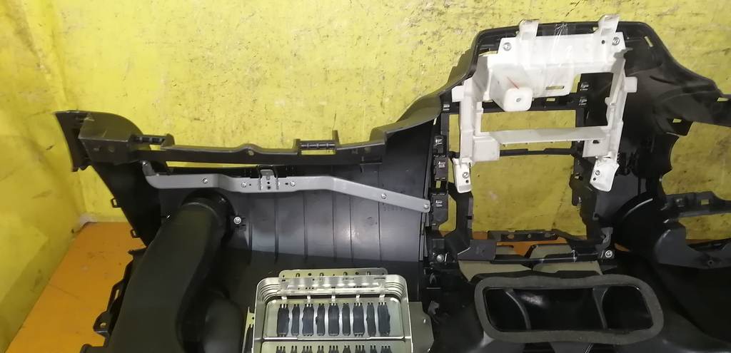 COLT Z21A ТОРПЕДО Mitsubishi Colt 10