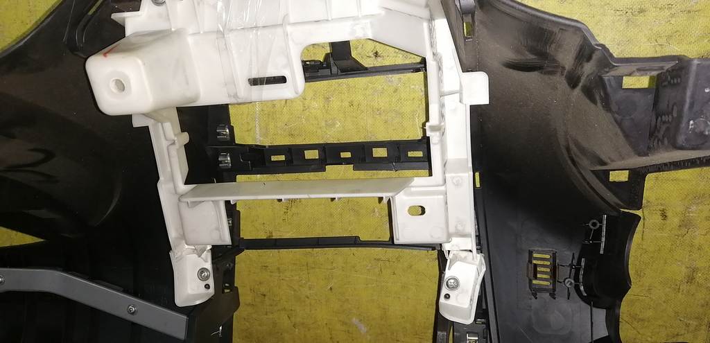 торпедо Mitsubishi Colt 12