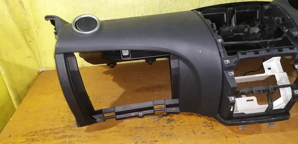 торпедо Mitsubishi Colt 6