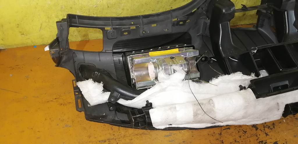 Салон Subaru Impreza 8