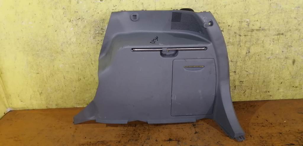 обшивка багажника Mazda Demio 0