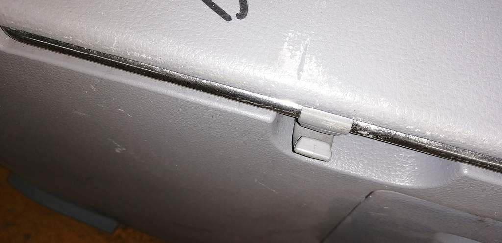 DEMIO DY3W ОБШИВКА БАГАЖНИКА ЗАДНЯЯ ПРАВАЯ Mazda Demio 1