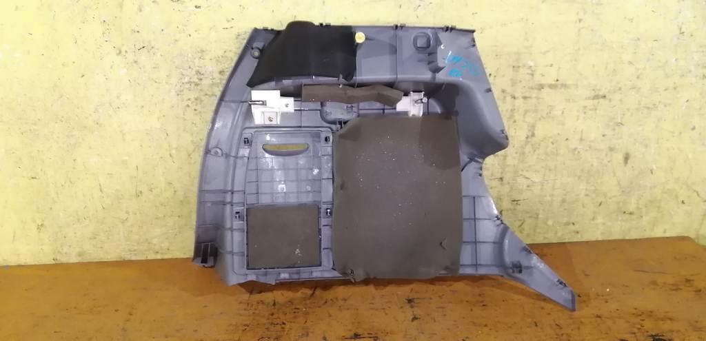 обшивка багажника Mazda Demio 3