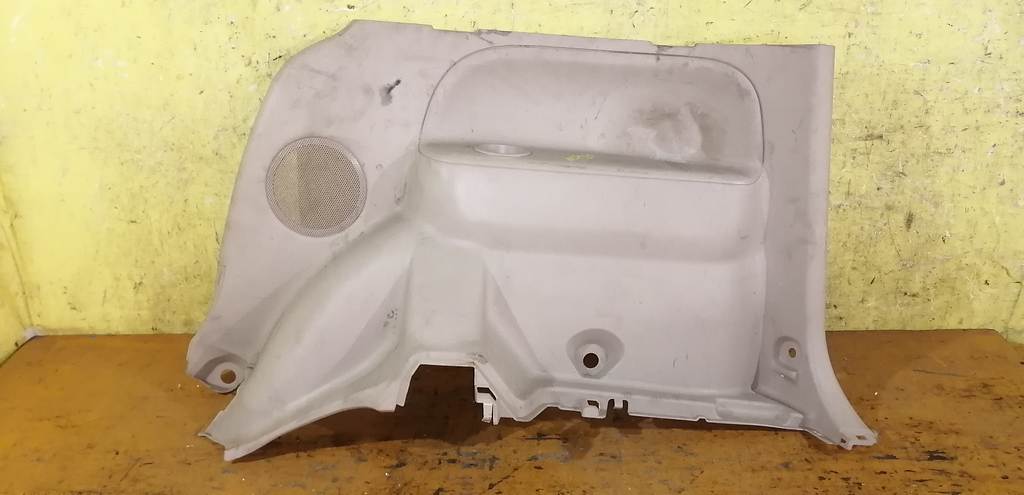 обшивка багажника Toyota Sienta 0