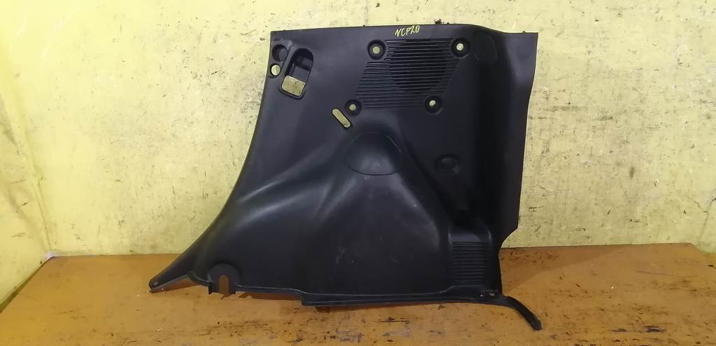 обшивка багажника Toyota Funcargo 0