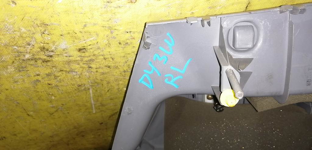 DEMIO DY3W ОБШИВКА БАГАЖНИКА ЗАДНЯЯ ЛЕВАЯ Mazda Demio 1