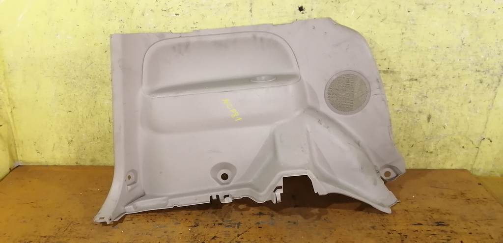 обшивка багажника Toyota Sienta 0