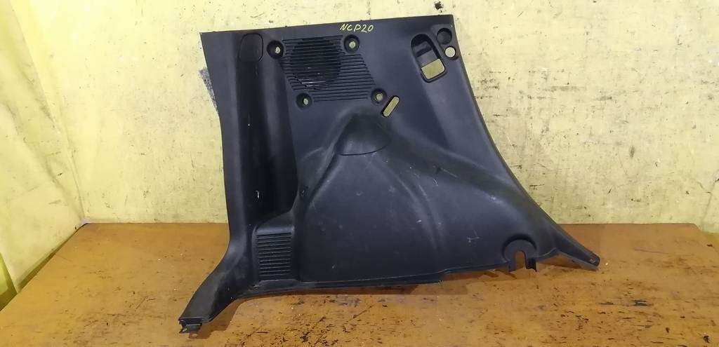 обшивка багажника Toyota Funcargo 0