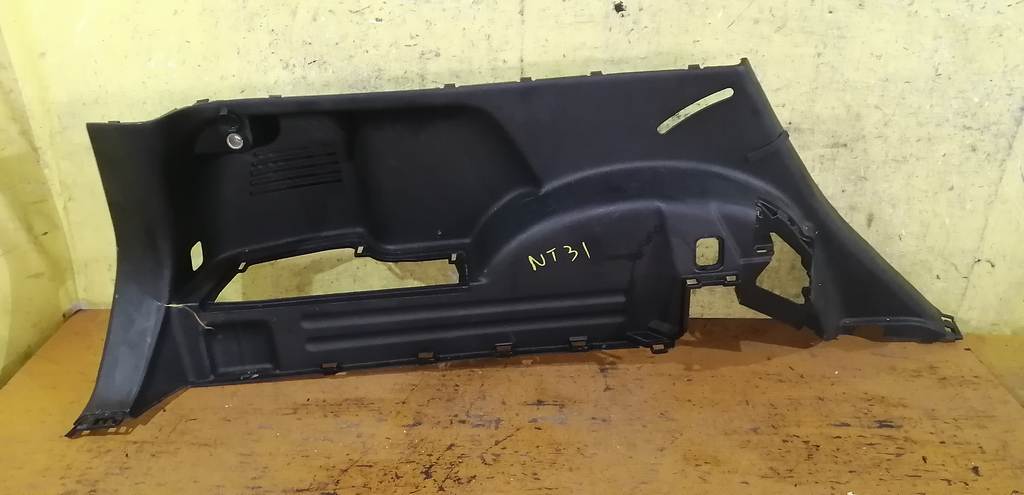 обшивка багажника Nissan X-Trail 0