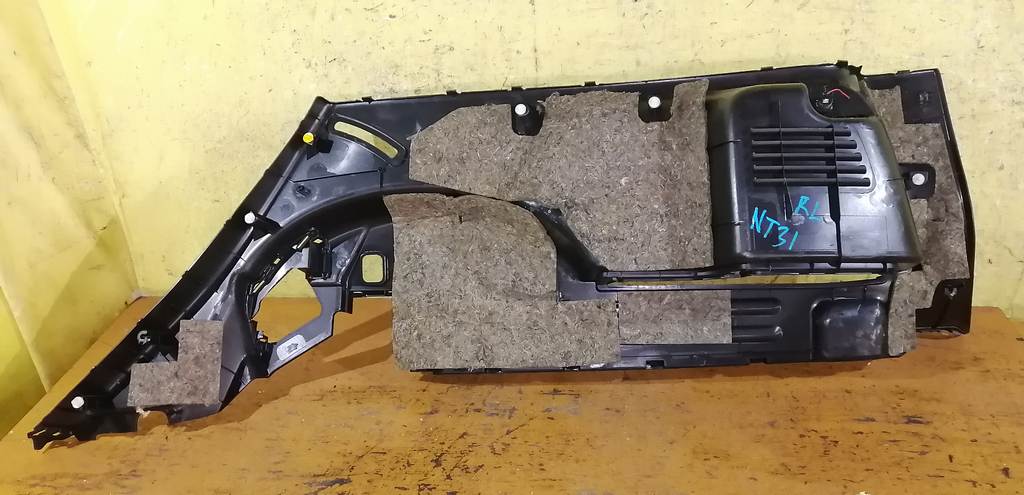 X-TRAIL NT31 ОБШИВКА БАГАЖНИКА ЗАДНЯЯ ЛЕВАЯ, дефект Nissan X-Trail 4