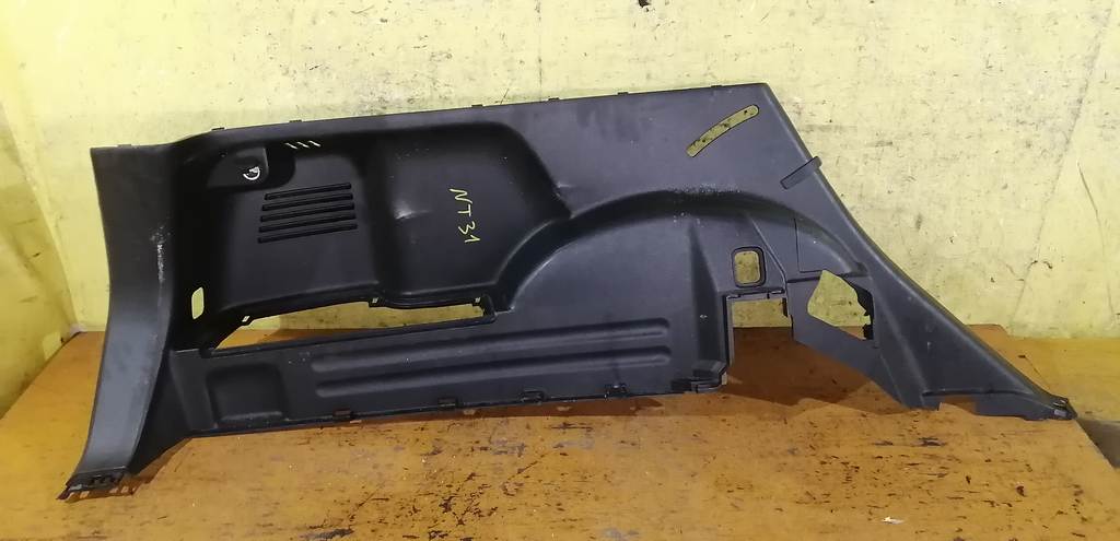 обшивка багажника Nissan X-Trail 0